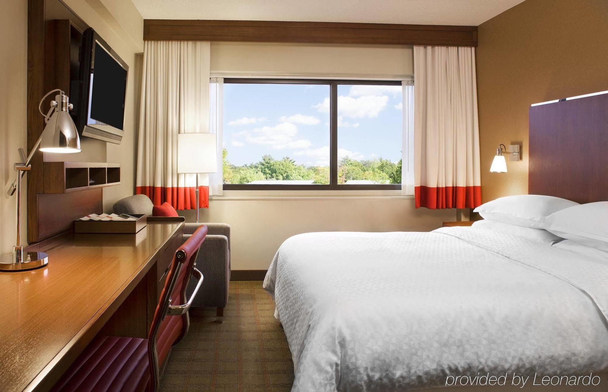 Four Points By Sheraton New Delhi, Airport Highway Exterior photo